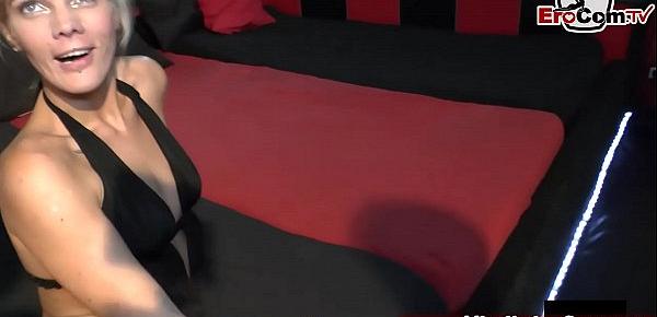 Deutsche blondine bei hardcore creampie gangbang party mit viel sperma